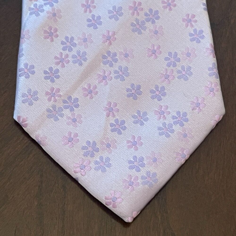 Tie Rack London Pink 100% Polyester Men’s Neck Tie Made In China